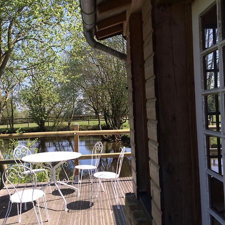 La Maison De L'Etang Manerbe Bagian luar foto