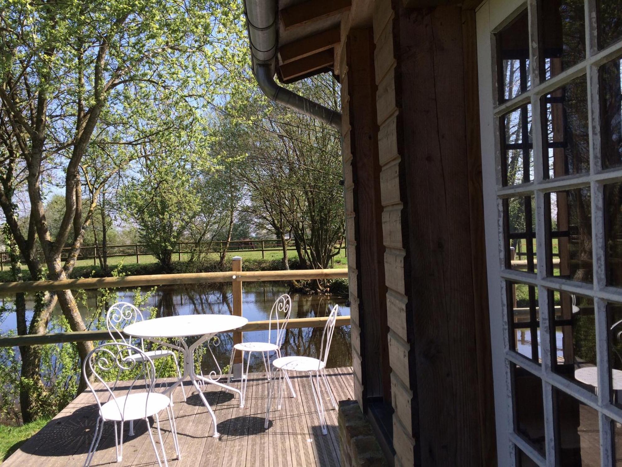 La Maison De L'Etang Manerbe Bagian luar foto