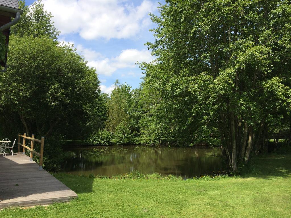 La Maison De L'Etang Manerbe Bagian luar foto
